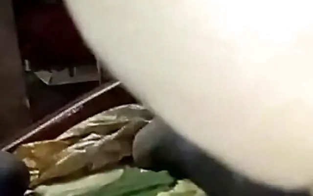 MEU MARIDO ME LEVOU PARA FUDER COM NEG&Atilde;O DOTADO, LEVEI SURRA DE PIROCA NA DP, ELES ME ARROMBARAM E FIQUEI CHEIA DE PORRA **COMPLETO NO RED E SHEER**
