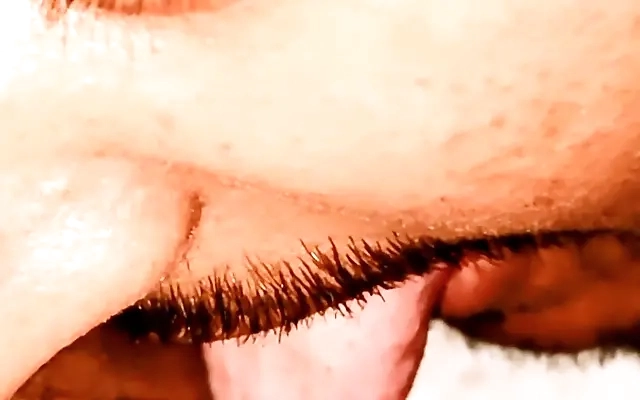 "Minha mulher disse que sou s&oacute; ""meio corno"" porque o comedor era an&atilde;o. Parte 2/2 - XVIDEOS.COM"