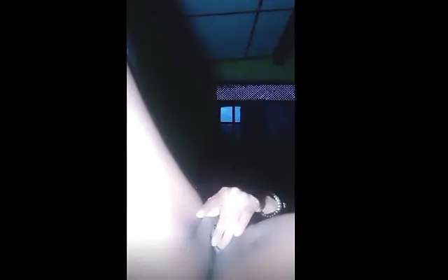 Enfermera implora leche en su enorme culo