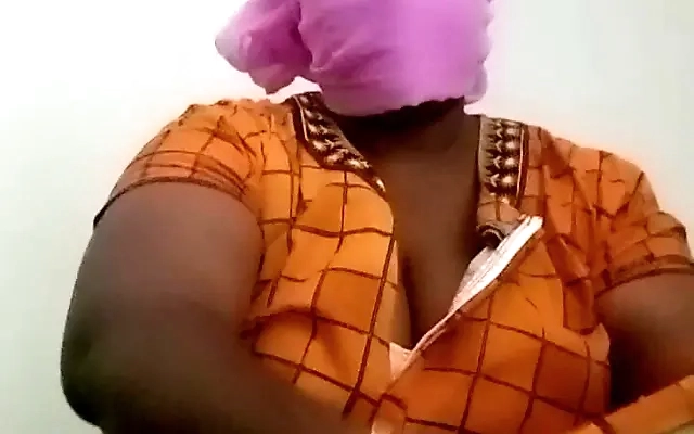 Indian Desi Village bhabhi Bathroom pissing clean pusssy