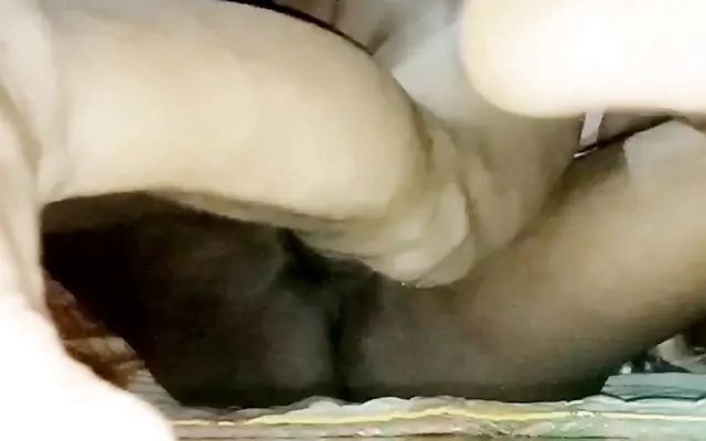 Beach sex between two passionate lovers. Female Squirting Orgasms at 7.40 and 13.25 - - Video shot with my new telephoto lens