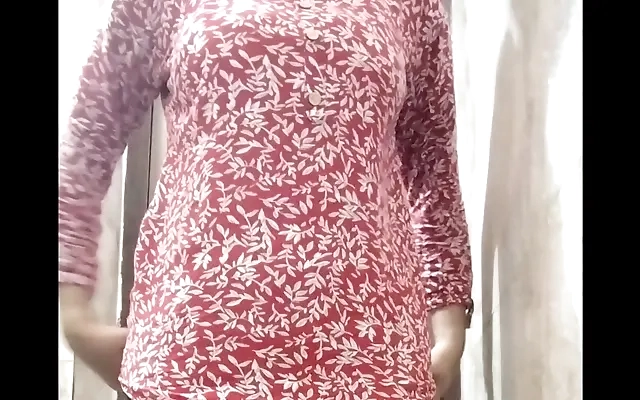 18 years old dude has A LOT to learn: 49yo Victoria Vera teaches him a lesson!!