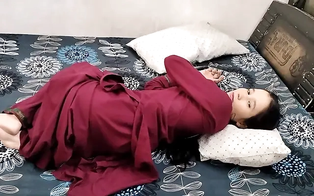 Vibrator makes Korean horny pussy cum and squirt