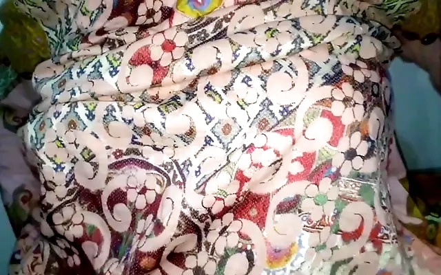 PLEASE DON'T LEAVE ME ALONE with My Perv Uncle!! 18yo Virgin Niece Surprised while Relaxing!