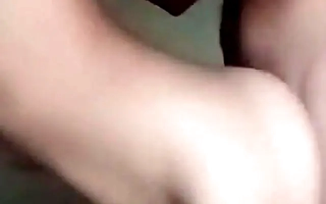 convenzo a mi hermanastro para que me folle muy duro y se corra en mi co&ntilde;o