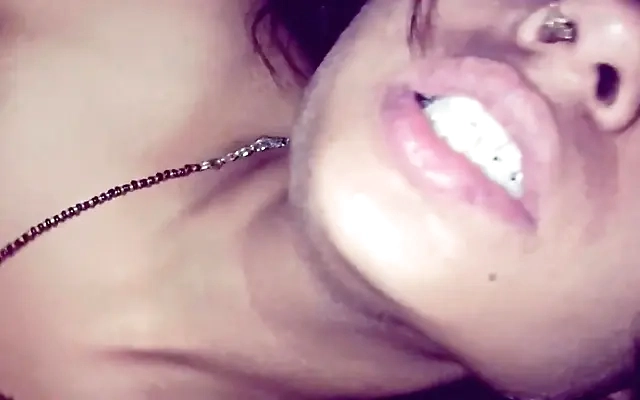 If you woke up next to Dolly, get your dick ready / Dolly Rud